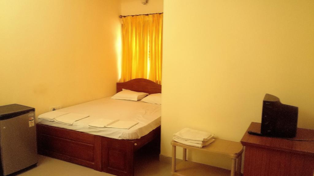 Saikunj Holiday Homes Candolim Room photo